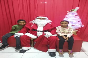 Foto - Papai Noel na Praça das Mangueiras