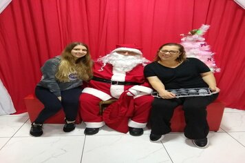 Foto - Papai Noel na Praça das Mangueiras