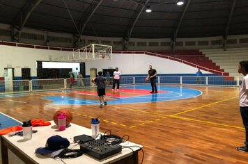 Foto - Jogador de Basquete Guilherme Hubner visita Cerquilho