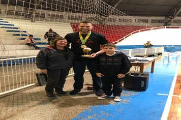 Foto - Jogador de Basquete Guilherme Hubner visita Cerquilho