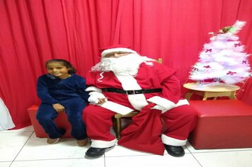 Foto - Papai Noel na Praça das Mangueiras