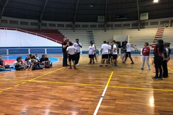 Foto - Jogador de Basquete Guilherme Hubner visita Cerquilho