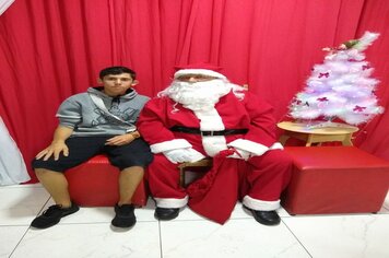 Foto - Papai Noel na Praça das Mangueiras