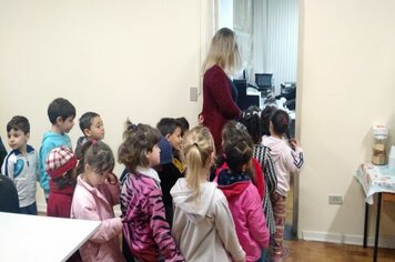 Foto - Projeto Conhecendo Nossa Cidade - Visita dos alunos da EMEI Noêmia na prefeitura