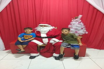 Foto - Papai Noel na Praça das Mangueiras