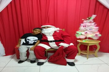 Foto - Papai Noel na Praça das Mangueiras