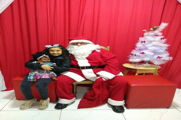 Foto - Papai Noel na Praça das Mangueiras