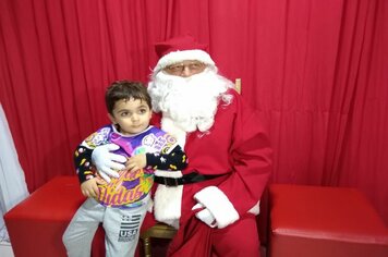 Foto - Papai Noel na Praça das Mangueiras