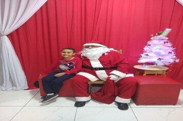 Foto - Papai Noel na Praça das Mangueiras