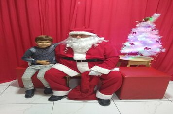 Foto - Papai Noel na Praça das Mangueiras