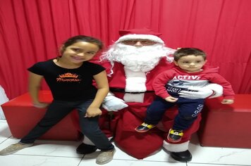 Foto - Papai Noel na Praça das Mangueiras