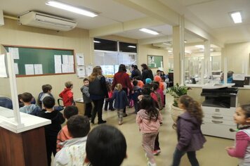 Foto - Projeto Conhecendo Nossa Cidade - Visita dos alunos da EMEI Noêmia na prefeitura