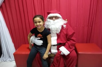 Foto - Papai Noel na Praça das Mangueiras