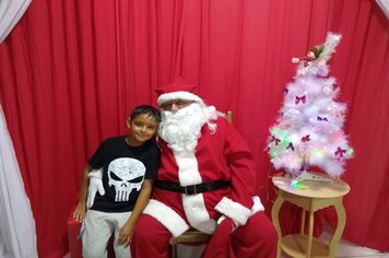 Foto - Papai Noel na Praça das Mangueiras