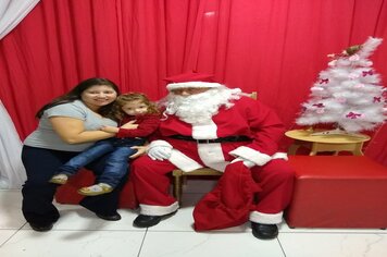 Foto - Papai Noel na Praça das Mangueiras