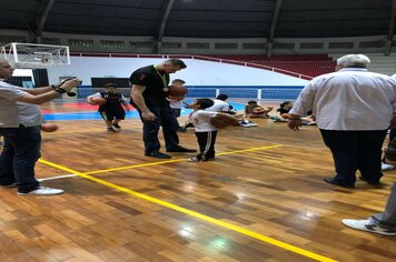 Foto - Jogador de Basquete Guilherme Hubner visita Cerquilho