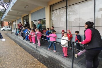 Foto - Projeto Conhecendo Nossa Cidade - Visita dos alunos da EMEI Noêmia na prefeitura