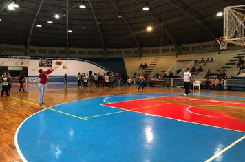 Foto - Jogador de Basquete Guilherme Hubner visita Cerquilho