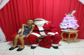 Foto - Papai Noel na Praça das Mangueiras