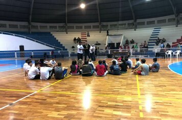 Foto - Jogador de Basquete Guilherme Hubner visita Cerquilho