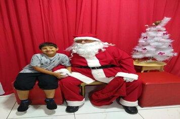 Foto - Papai Noel na Praça das Mangueiras