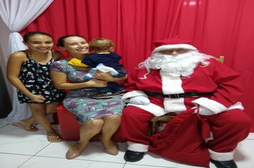 Foto - Papai Noel na Praça das Mangueiras