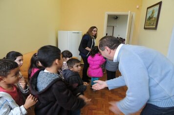 Foto - Projeto Conhecendo Nossa Cidade - Visita dos alunos da EMEI Noêmia na prefeitura