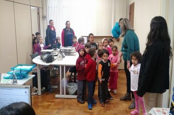 Foto - Projeto Conhecendo Nossa Cidade - Visita dos alunos da EMEI Noêmia na prefeitura