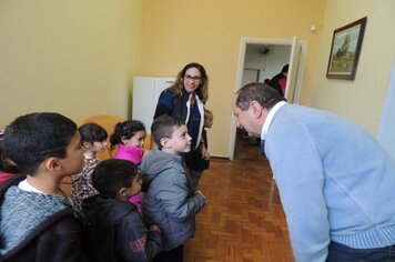 Foto - Projeto Conhecendo Nossa Cidade - Visita dos alunos da EMEI Noêmia na prefeitura