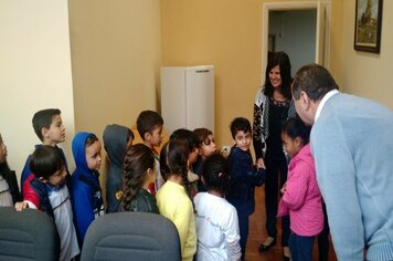 Foto - Projeto Conhecendo Nossa Cidade - Visita dos alunos da EMEI Noêmia na prefeitura