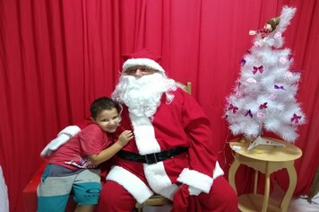 Foto - Papai Noel na Praça das Mangueiras