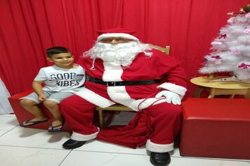 Foto - Papai Noel na Praça das Mangueiras