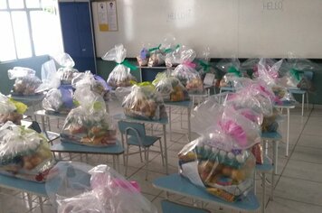ENTREGA DO KIT MERENDA AOS ALUNOS DA EMEI. MONTEIRO MONTEIRO