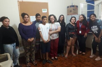 Grupos da Assistência Social participam de oficinas do Primeiro Emprego, Intergeracional de música e passeio no Parque dos Lagos