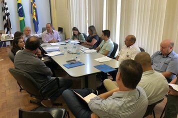 Prefeito Aldo firma implantação de Cursos de Aprendizagem Industrial com o SENAI