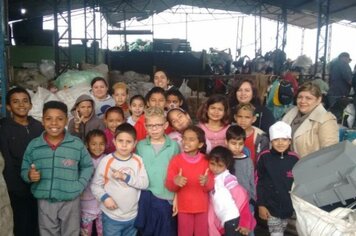 CRAS Cidade das Rosas visita a Cooperativa de Reciclagem de Cerquilho