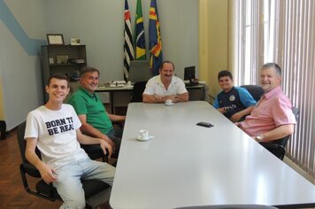 Prefeito recebe visita do assessor da deputada Maria Lúcia Amary