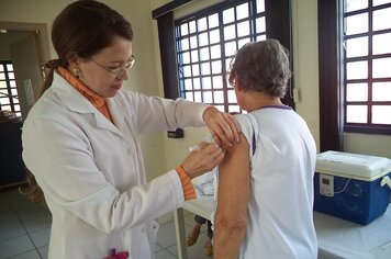 CRAS Cidade Jardim e Vigilância Epidemiológica oferecem palestra sobre a importância da vacinação