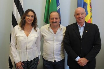 Deputados Rita e Herculano Passos visitam a prefeitura de Cerquilho