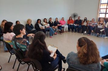 CREAS realiza roda de conversa com gestores de escolas municipais sobre a Campanha Faça Bonito 