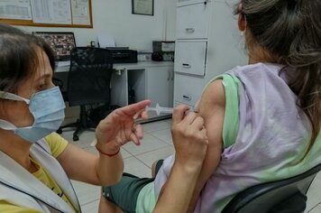 Prefeitura de Cerquilho vacina residentes e funcionários do Lar São José