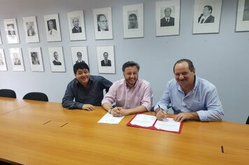 Prefeito se reúne com João Cury, presidente do FDE