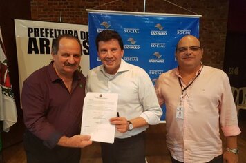 Prefeito assina convênio com Secretaria Estadual do Desenvolvimento Social
