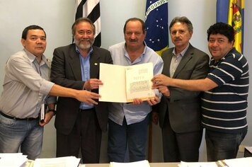 Prefeito assina convênio para a regularização de imóveis no Loteamento Ribeiro com o Itesp