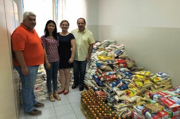 3º Arrastando o Bigode arrecada 3,5 toneladas de alimentos