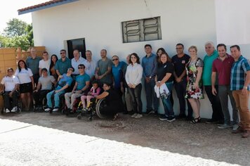 No Dia Internacional da Pessoa com Deficiência, prefeito Aldo entrega Sanitário Familiar Adaptado para a população