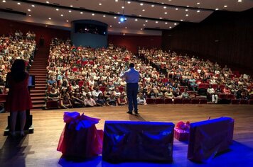 Abertura do Ano Letivo de Cerquilho tem palestra de Emília Cipriano