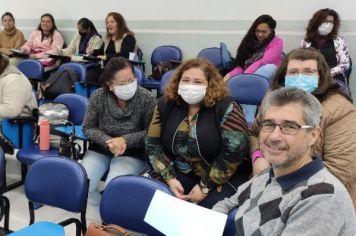Professores de Língua Portuguesa da rede municipal participam de formação continuada
