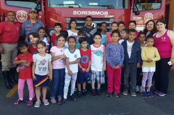 Crianças e Adolescentes do CRAS Rosas visitam a sede do Corpo de Bombeiros