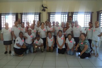 Centro de Convivência do Idoso CRAS Cerquilho recebe oficina “Outubro Rosa”